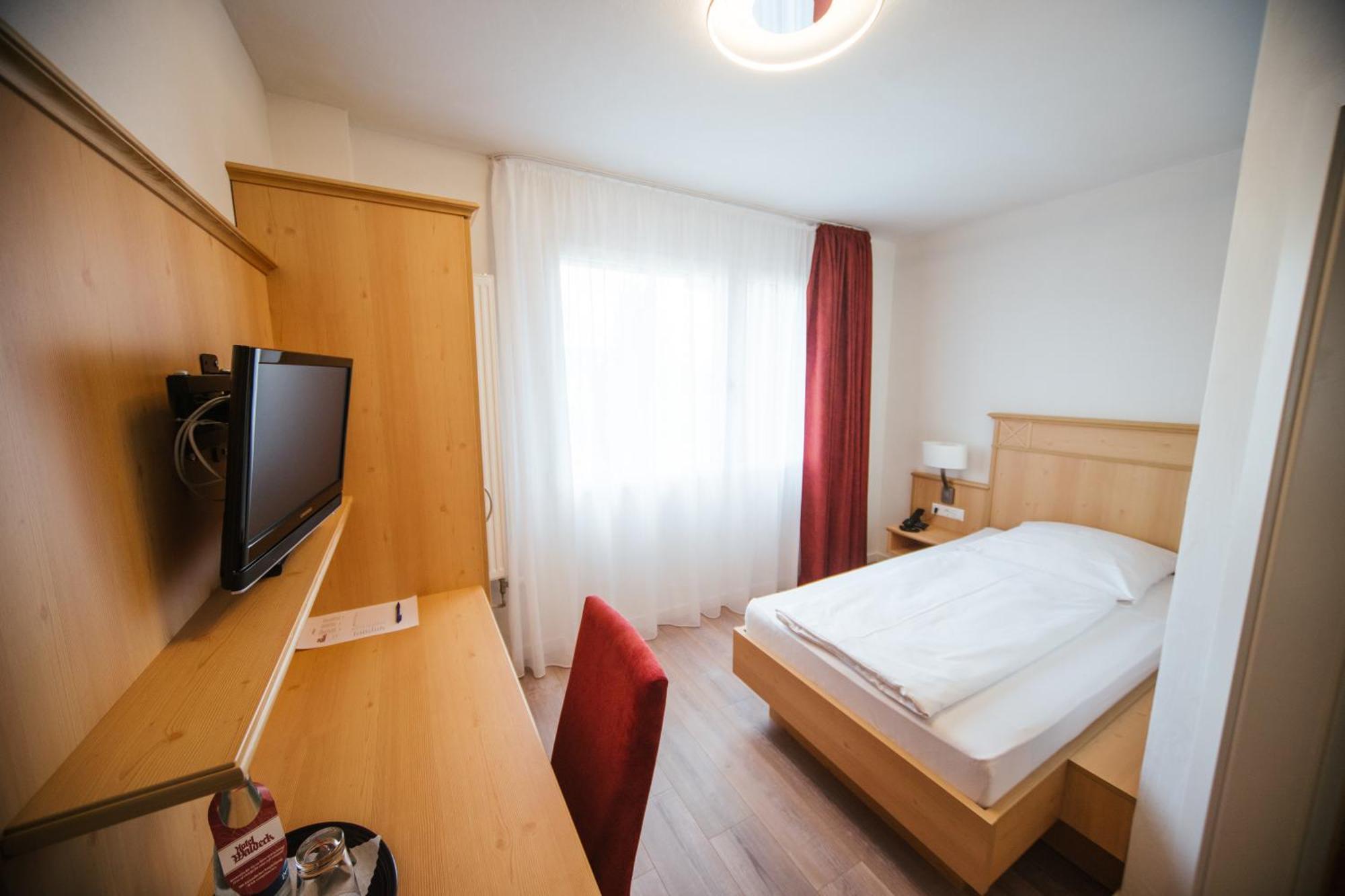 Hotel Waldeck Mit Restaurant "Florian'S" Feldberg  Rom bilde